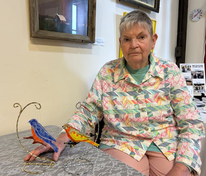 Eagle’s Nest Art Group is offering an Art Glass Workshop from 10 a.m. to noon on Saturday, June 28 at the Conover Square Eagles Nest Art Group Studio.
The workshop will be taught by artist Valerie Butcher of Rock Falls. The workshop is open to everyone and is not limited to just ENAG members.