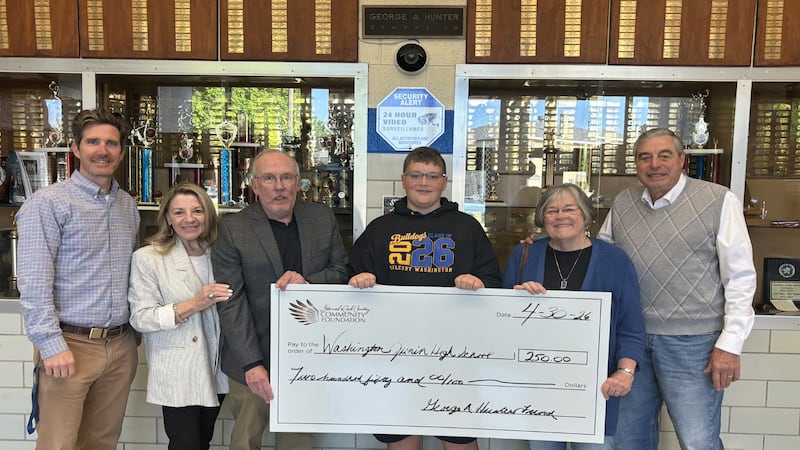 Hunter Memorial Fund awards first grant to Oglesby junior high library