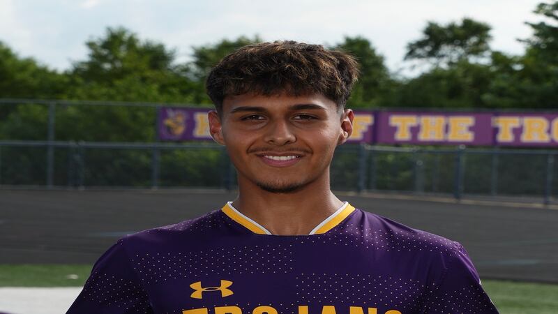 Sebastian Carlos breaks Mendota’s 400 record: Thursday’s NewsTribune roundup