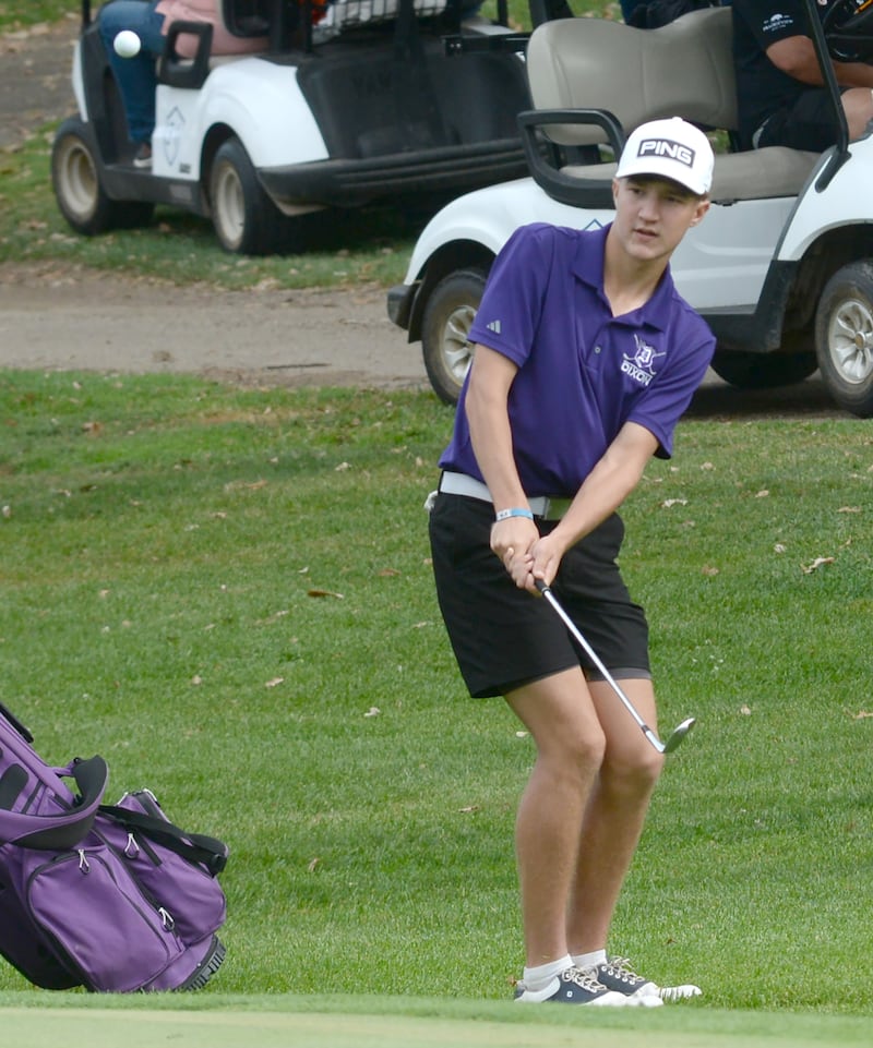 Dixon's Brody Nicklaus chips on to a green at the Salley Wessels Varsity Boys Golf Classic on Saturday, Sept. 20, 2025 at Sunset Golf Club in Mt. Morris.