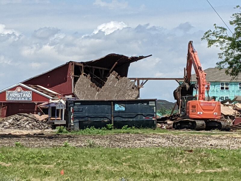 Following the announcement on Monday that Keller’s Farmstand in Plainfield is now closed permanently, work began on Wednesday on demolishing the barn that housed the farm stand.