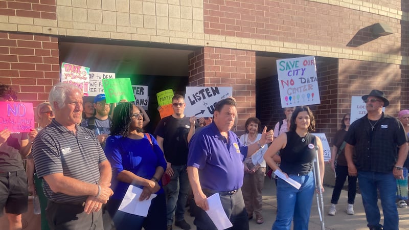 Illinois data center fight escalates as state regulation fails and communities push back