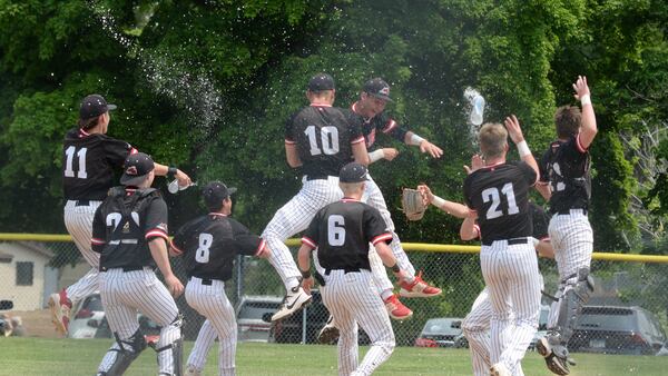 Photos: Fulton downs River Ridge/Scales Mound 3-2 at 1A Lena-Winslow Sectional