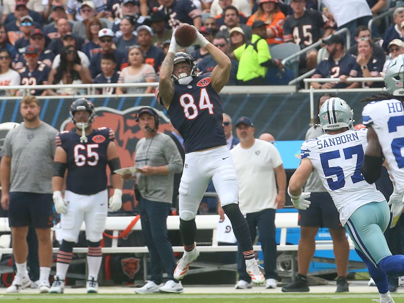 Chicago Bears tight end Colston Loveland makes a catch over Dallas Cowboys' linebacker Jack Sanborn on Sunday, Sept. 21, 2025 at Soldier Field.