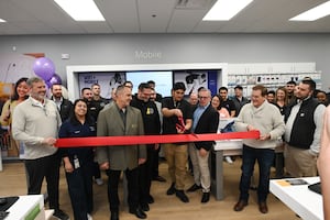 Xfinity store opens in Round Lake Beach