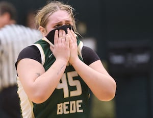 ‘Now or never’: Jillian Hoffman shoots Alleman past St. Bede