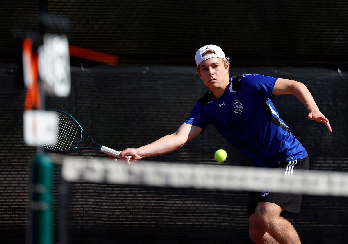 St. Charles East takes team title at its invite – Shaw Local