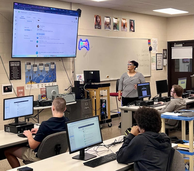 Instructor Mary Worley reviews the day’s lesson plan with students in the Whiteside Area Career Center’s Computer Technology program.