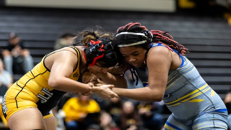 Joliet Central girls wrestling wins thrilling crosstown duel at Joliet West
