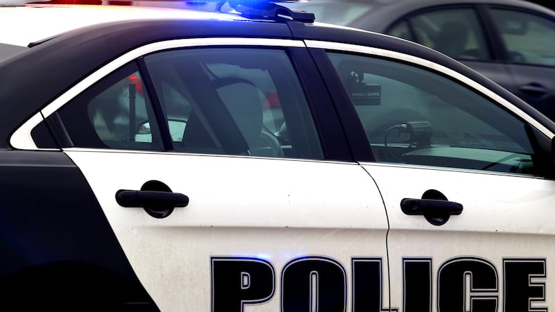 St. Charles bank robbed Tuesday; police, FBI investigating