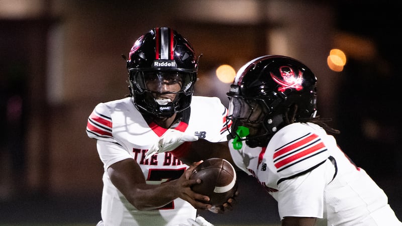 Bolingbrook, TJ Lewis power past Minooka 45-14 for eighth consecutive victory