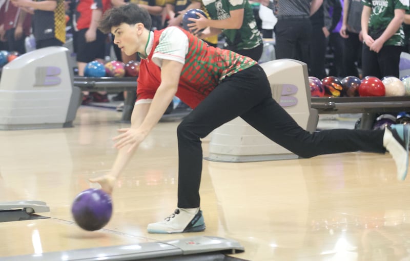 L-P's Aiden McCray bowls on Friday, Jan. 16, 2026 at the Illinois Valley Super Bowl in Peru.