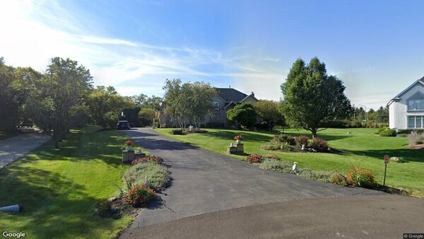 St. Charles: Single-family home goes for $785,000