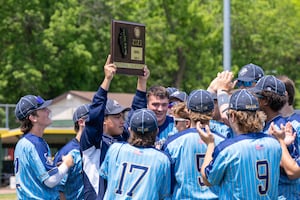Alec Novotney, Marquette top Aurora Christian 5-1 for sectional title