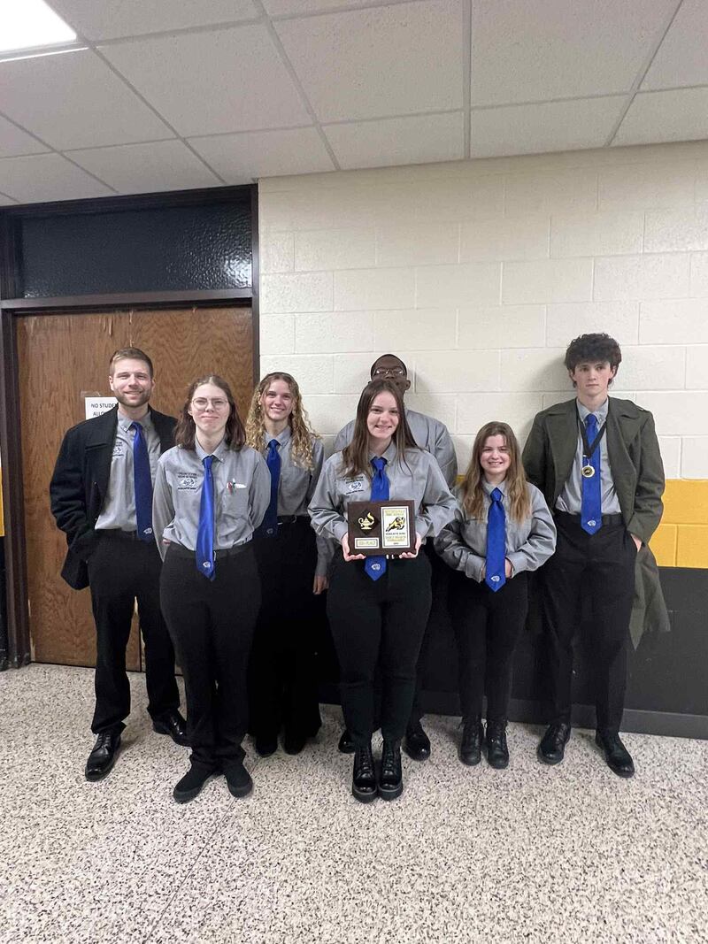 Head Coach Brody Anderson, Izzy Simmering, Hanna Claiborne, Elin Workman, Christian Butler, Mo
Franklin, and Trevyn Munson.