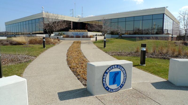 Chicago will remain the DuPage Water Commission's supplier of Lake Michigan water after both sides agreed recently to a 17-year extension.