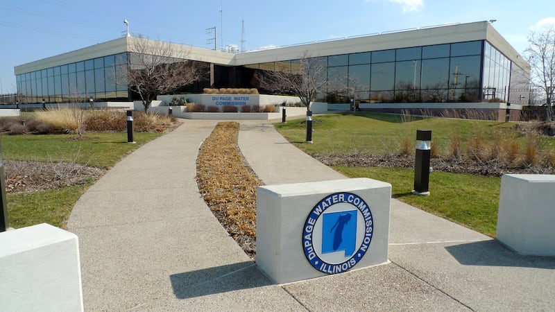 Chicago will remain the DuPage Water Commission's supplier of Lake Michigan water after both sides agreed recently to a 17-year extension.