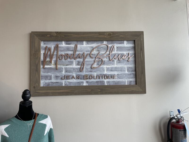 The Federal Home Loan Bank of Chicago (FHLBank Chicago) recently awarded Moody Blues Jean Boutique of New Lenox a $15,000.00 through its Community First Accelerate Grants for Small Business program. First Bank of Manhattan and New Lenox sponsored the grant.