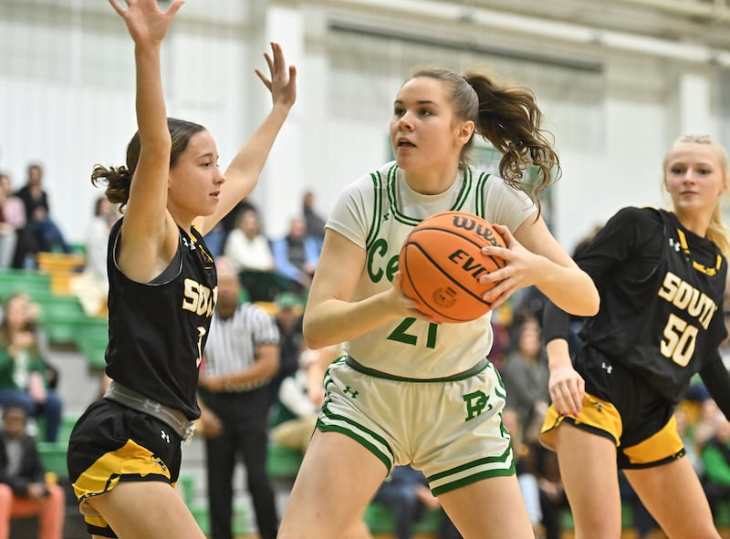 Providence Catholic's Taylor Healy (21) in action during the non-conference game against Hinsdale South on Monday, JAN. 26, 2026, at New Lenox.