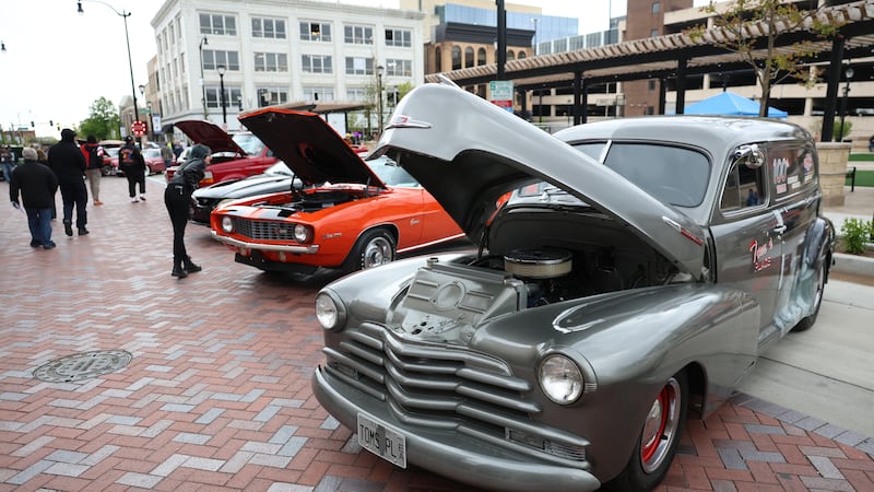 5 Things to Do in Will County: Cars & Guitars in Joliet, Paddle Through History, Honky Tonk Friday
