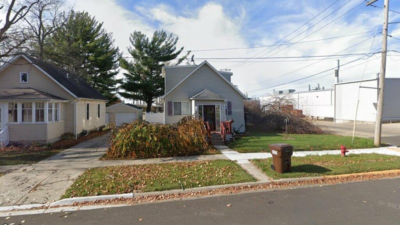 Single-family home sells in Rochelle for $155,000