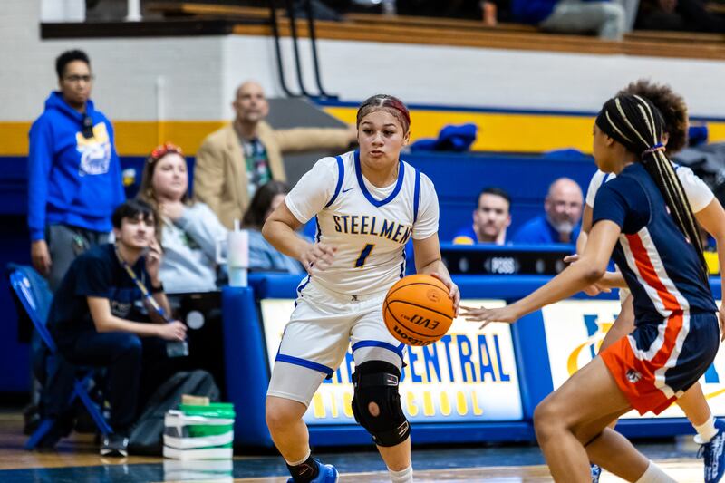 Joliet Central's Elliana Fowler makes a nice movie during a varsity girls basketball game against Romeoville at Joliet Central on Dec. 18, 2025.