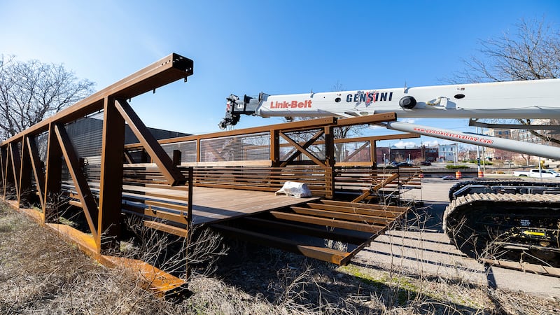 Sterling footbridge installation waiting on Union Pacific, ComEd action