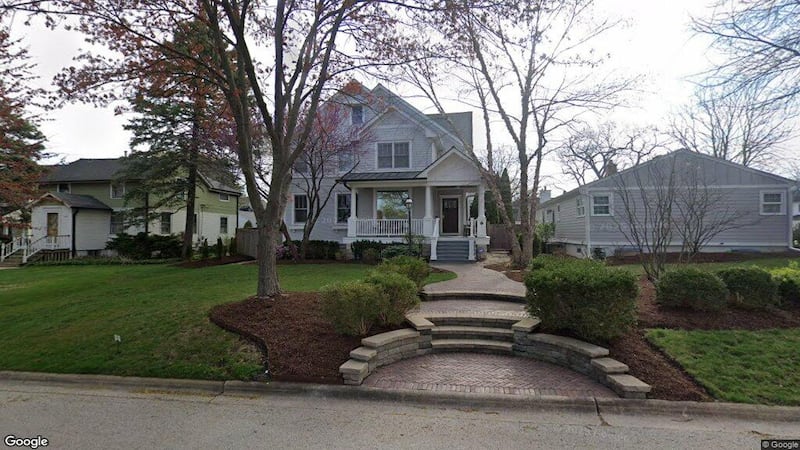 Single-family home in Hinsdale sells for $1.75 million