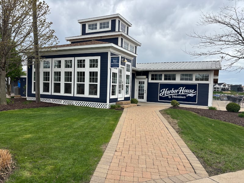 Harbor House by Valentino’s opened Monday at Heritage Harbor in Ottawa. This is the second location for the Italian restaurant. Valentino’s Pasta and Wine opened in June at 104 W. Main St., Ottawa, the former JJ’s Pub.