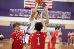 Hot start sends Dixon past Big Northern rival Oregon