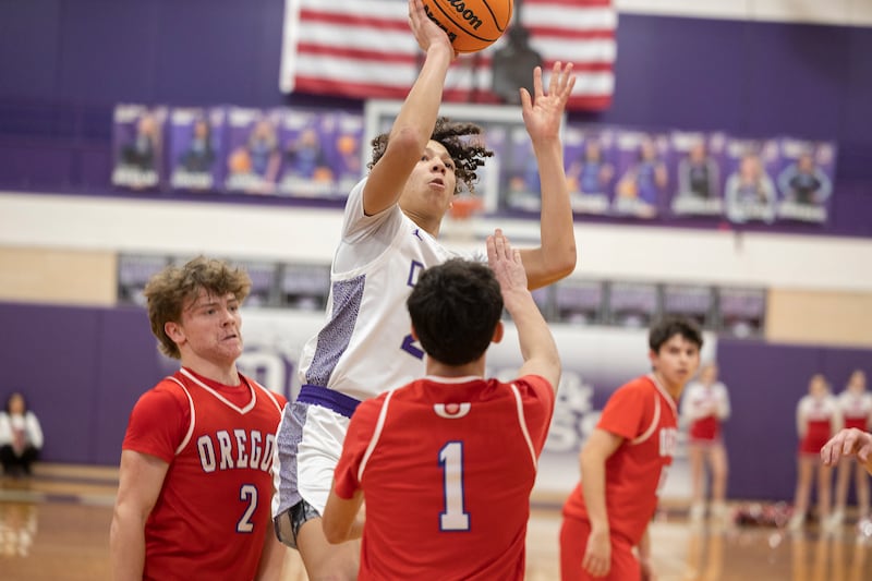Dixon’s Armahn McGowan puts up a shot against Oregon Tuesday, Feb. 3, 2026.