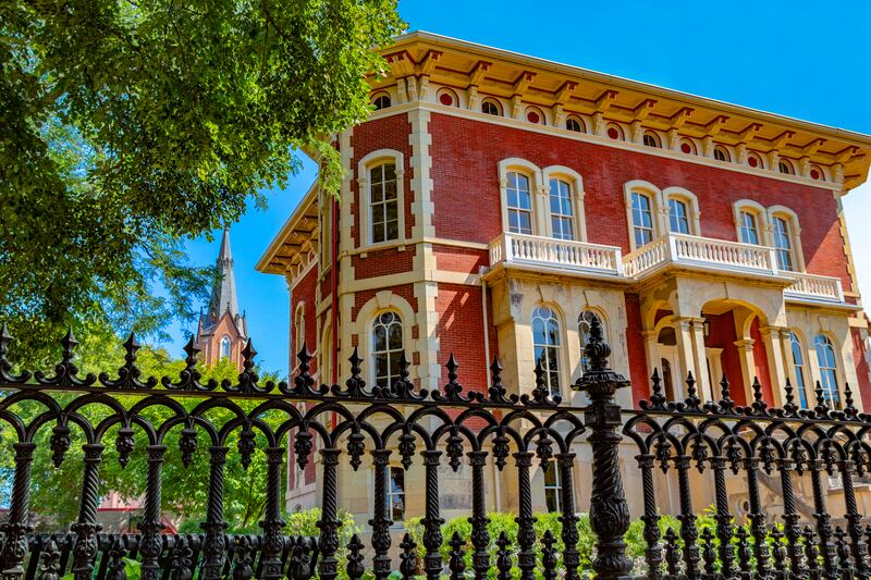 Explore the Reddick Mansion, one of the great museums and historic sites located across Starved Rock Country. 

Photo provided by Heritage Corridor Destinations