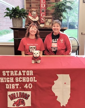 Streator’s Annika Michlik signs to play tennis at IVCC