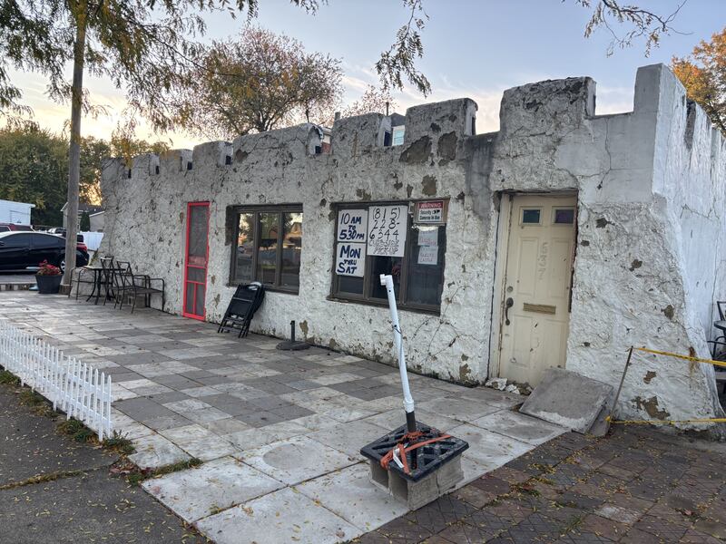 The little castle on Main Street in Ottawa has life once again, as Keely’s Castle recently opened at the site of the former Prince Castle ice cream shop.