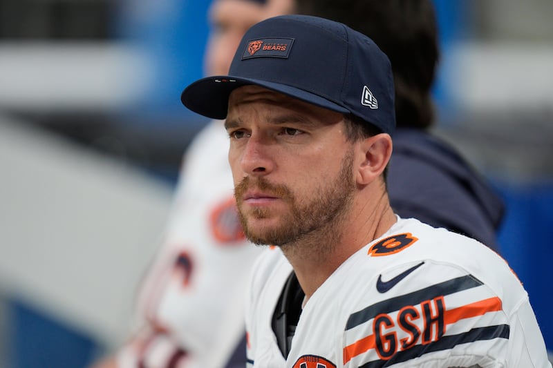 Chicago Bears kicker Cairo Santos (8)warms up before an NFL football game between the Las Vegas Raiders and the Chicago Bears, Sunday, Sept. 28, 2025, in Las Vegas. (AP Photo/John Locher)
