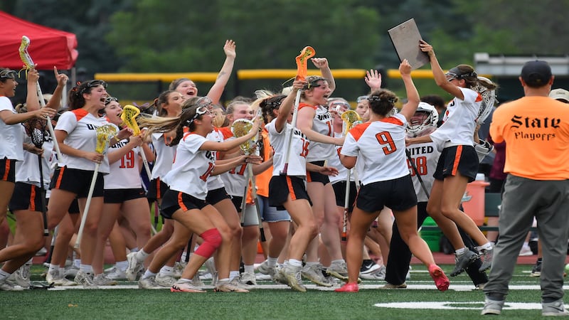 At last, Crystal Lake Central co-op celebrates supersectional win, holds off Downers Grove North co-op rally 