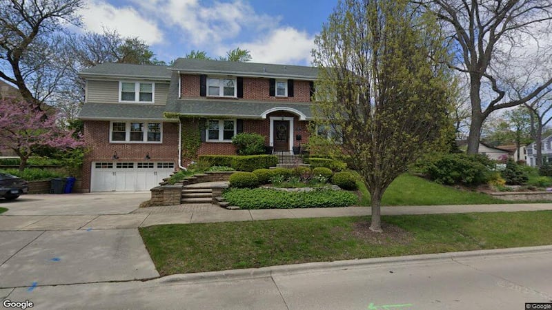Sale closed in Glen Ellyn: $1.07 million for a single-family home
