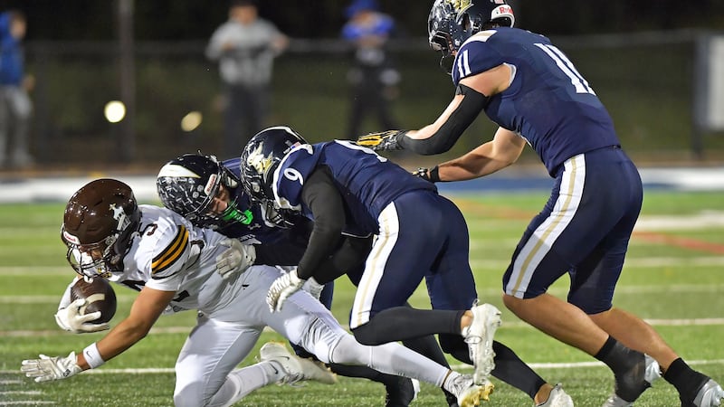 IC Catholic Prep defense steals the show, shuts out Joliet Catholic 6-0 to capture CCL White title