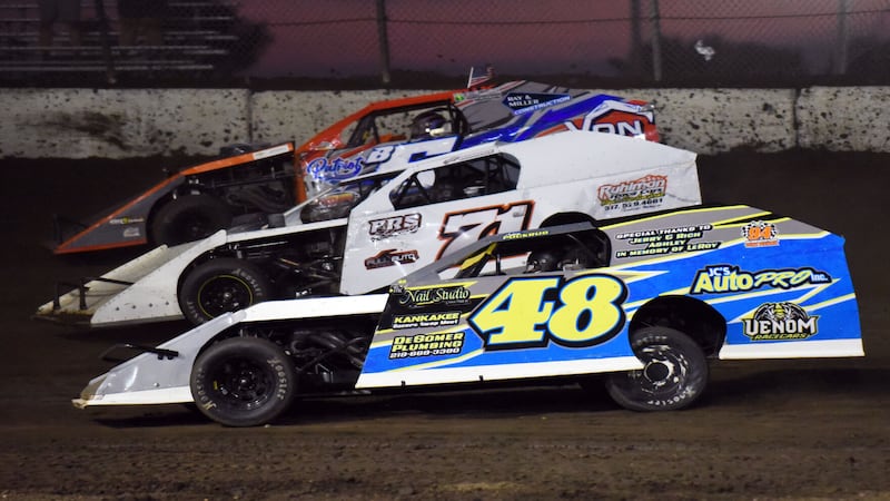 5 Things to Do in Kankakee County: Friday Night Lights Racing, Cruis’N the Square, Farmers Market this weekend