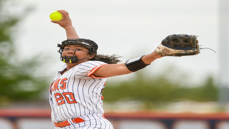 Purdue recruit Jaelynn Anthony tosses shutout, pitches Oswego past Benet to third straight IHSA regional title