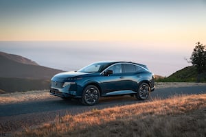 New Nissan Murano Platinum is refined, tech-forward midsize SUV