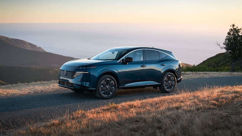 New Nissan Murano Platinum is refined, tech-forward midsize SUV