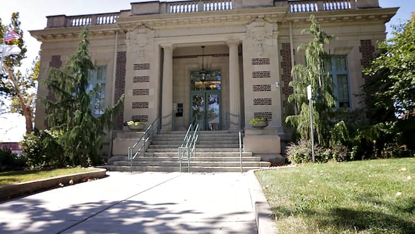 La Salle library offers summer reading, animal show and trivia in June
