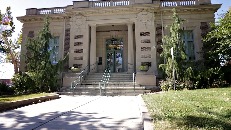 La Salle library offers summer reading, animal show and trivia in June