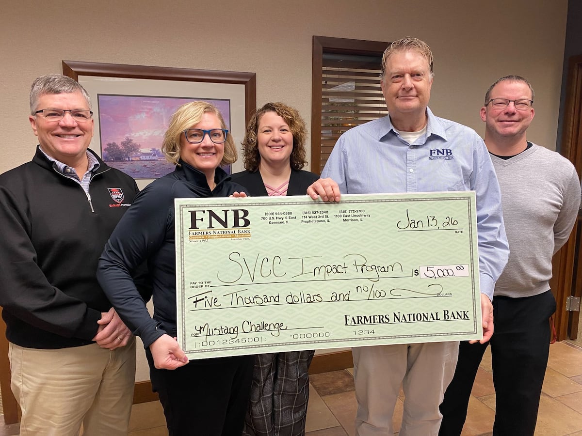 Farmers National Bank donates $5,000 to SVCC Impact Program’s Mustang Impact Challenge