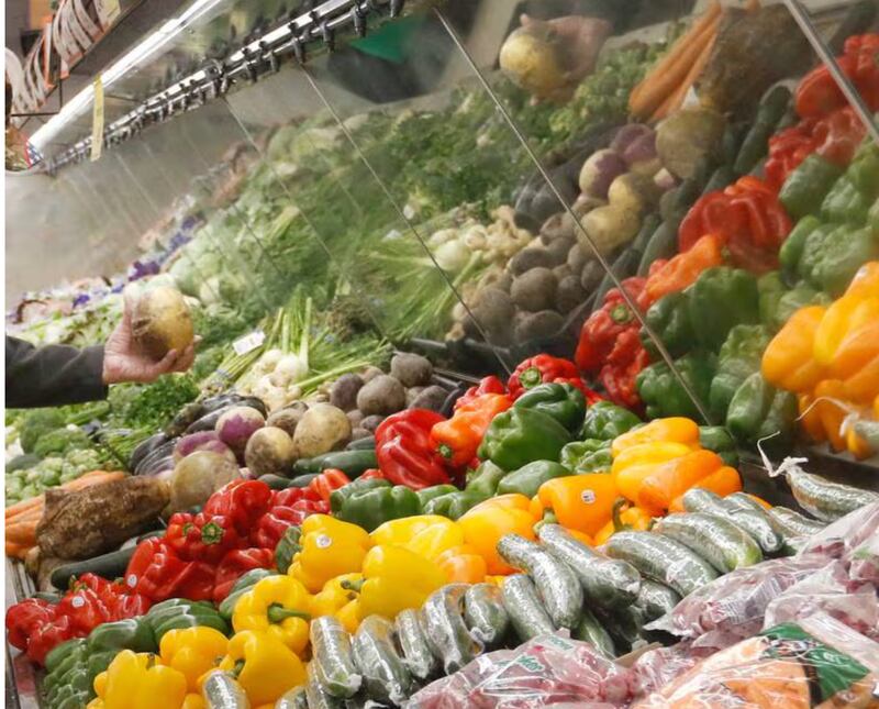 Oswego will implent its own grocery tax in light of the state’s 1% grocery tax expiring on Jan. 1 of next year.
At the Sept. 16 Oswego Village Board meeting, trustees unanimously voted to approve an ordinance implementing the tax.