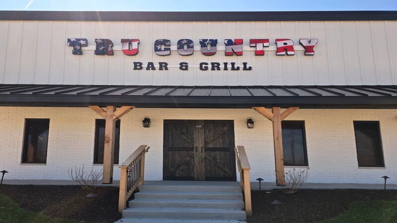 New bar and grill opens in New Lenox