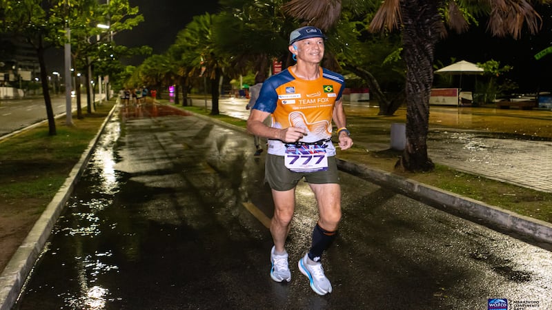 ‘Run, eat, get on the plane, sleep. Repeat’: Glen Ellyn man completes globe-trotting World Marathon Challenge