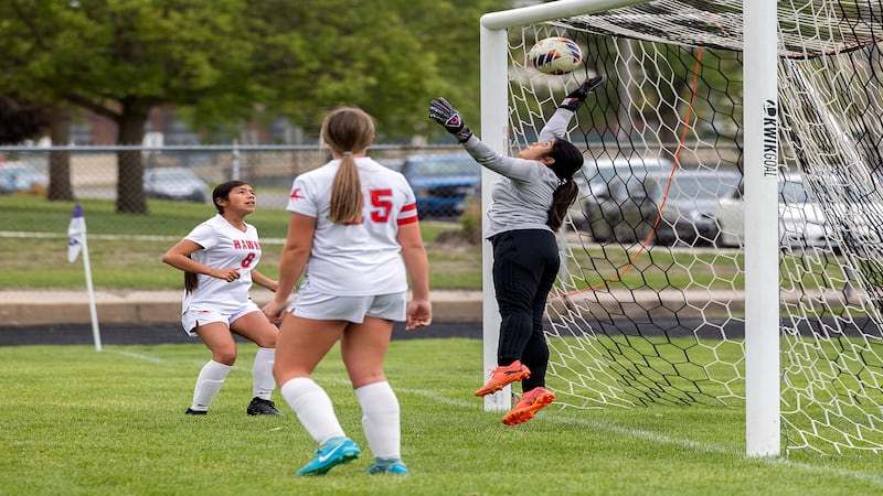 Oregon’s Mili Zavala, Jaqlynn Rufer step up in 1-0 girls soccer win at Dixon