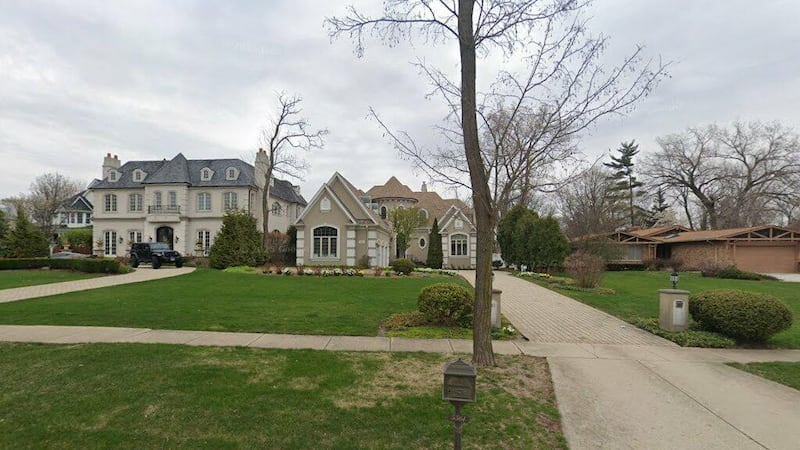 Single-family home sells in Hinsdale for $1.97 million